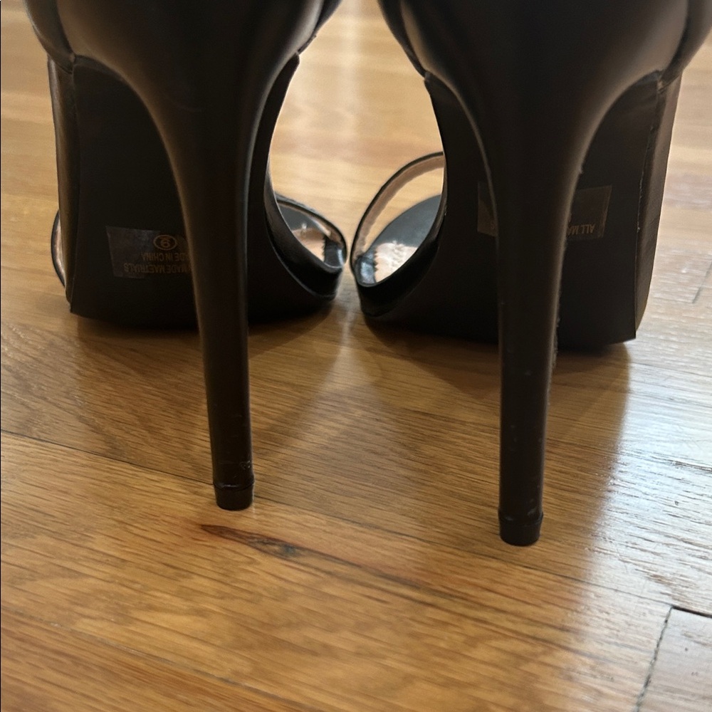 Chase + Chloe Black Heels with Crystal Accents size 9 - Picture 8 of 12